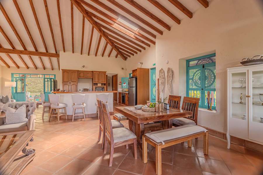 Open dining room flowing into the kitchen